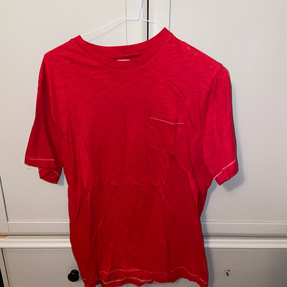 Red Gap T-shirt Size Large